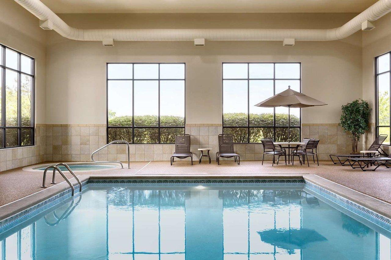 Hampton Inn Stow Екстериор снимка