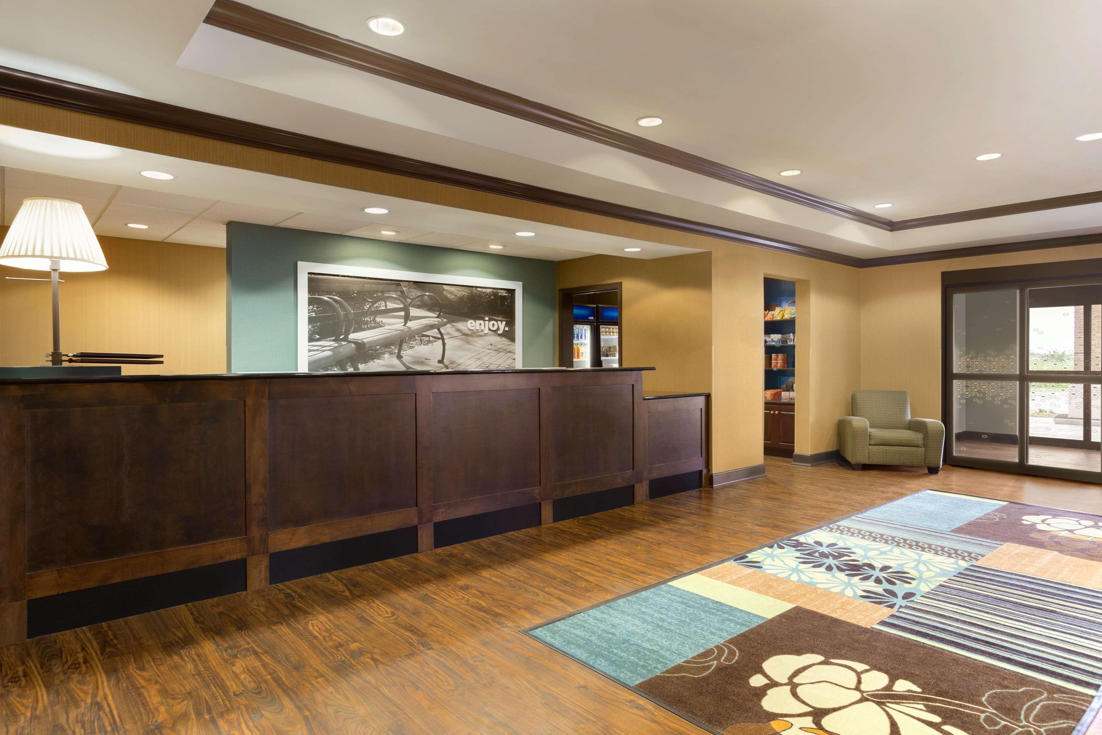 Hampton Inn Stow Екстериор снимка