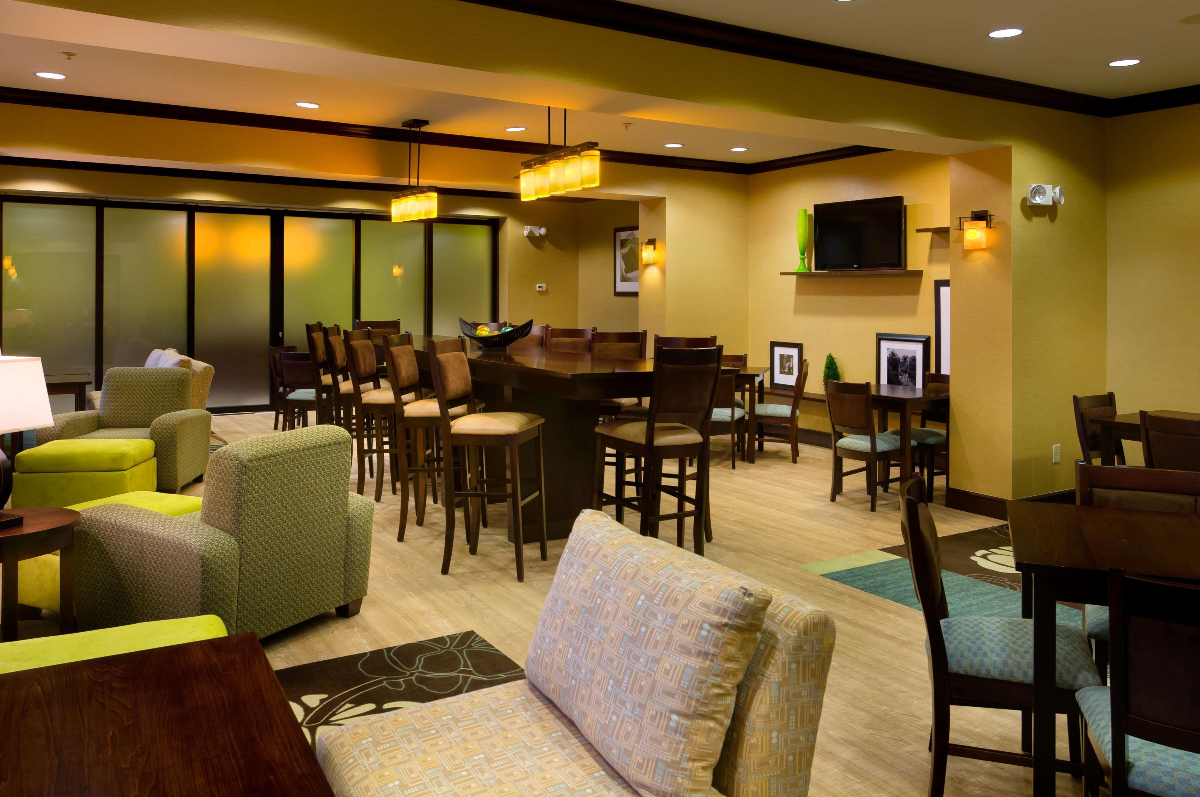 Hampton Inn Stow Екстериор снимка