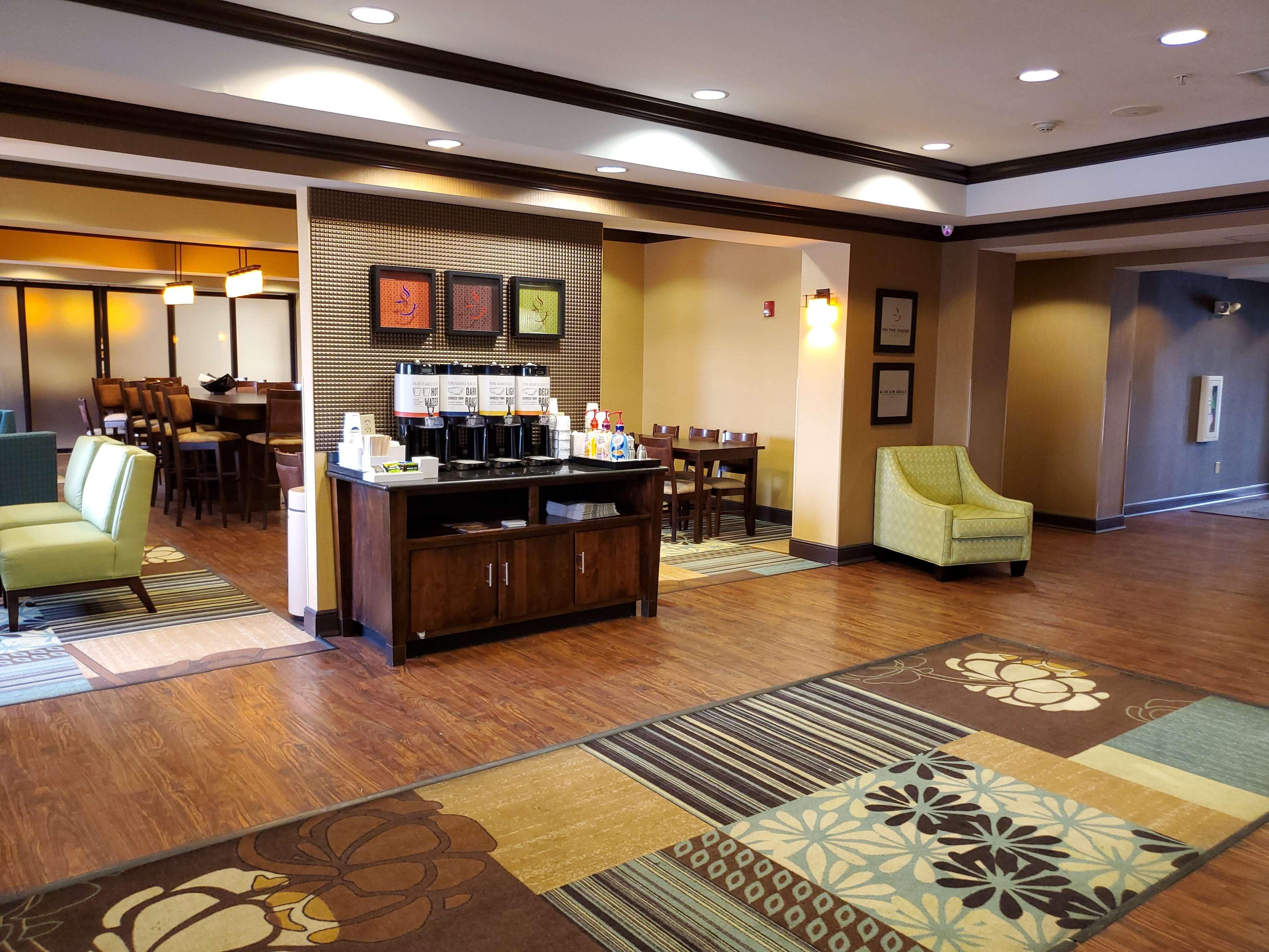 Hampton Inn Stow Екстериор снимка