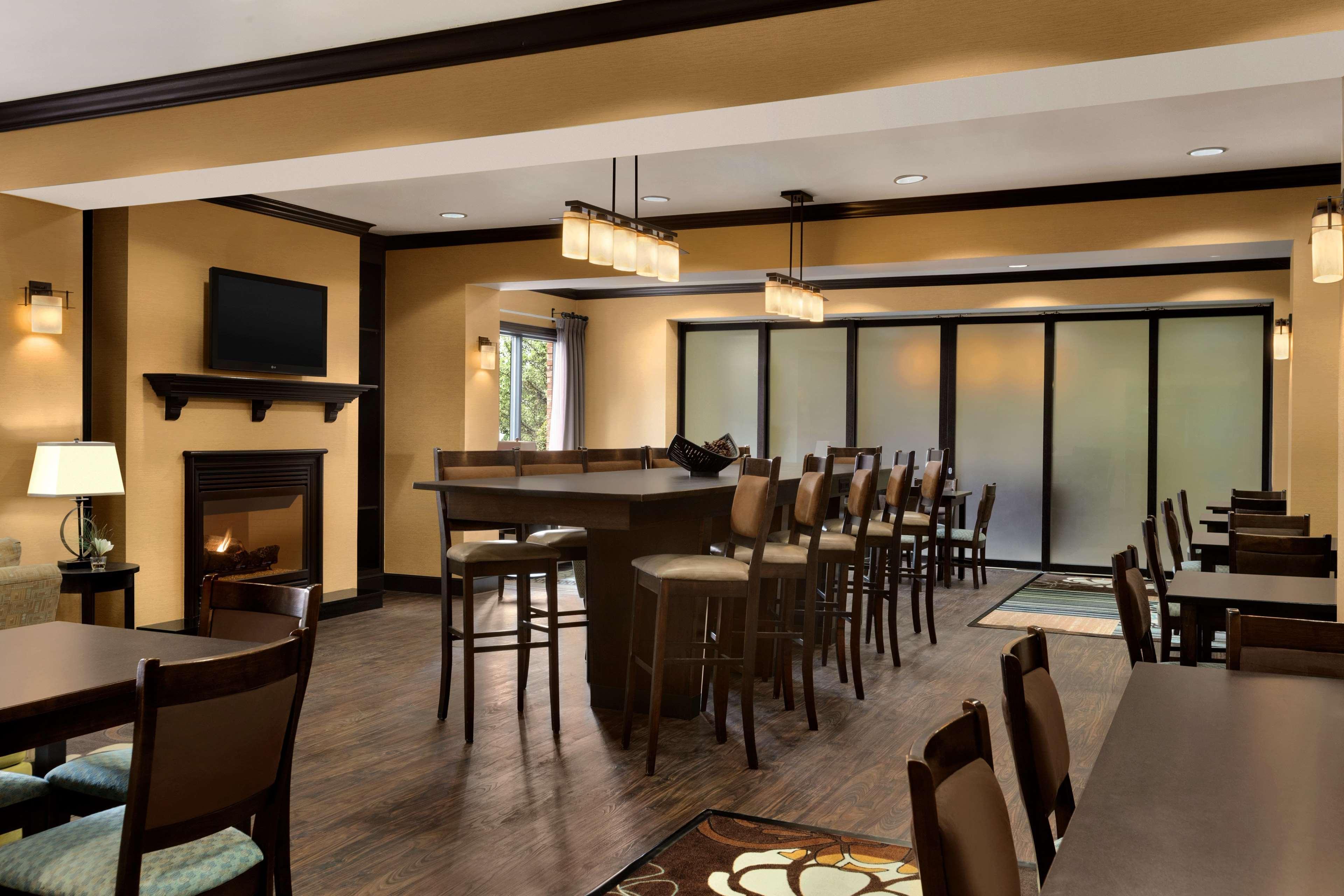 Hampton Inn Stow Екстериор снимка