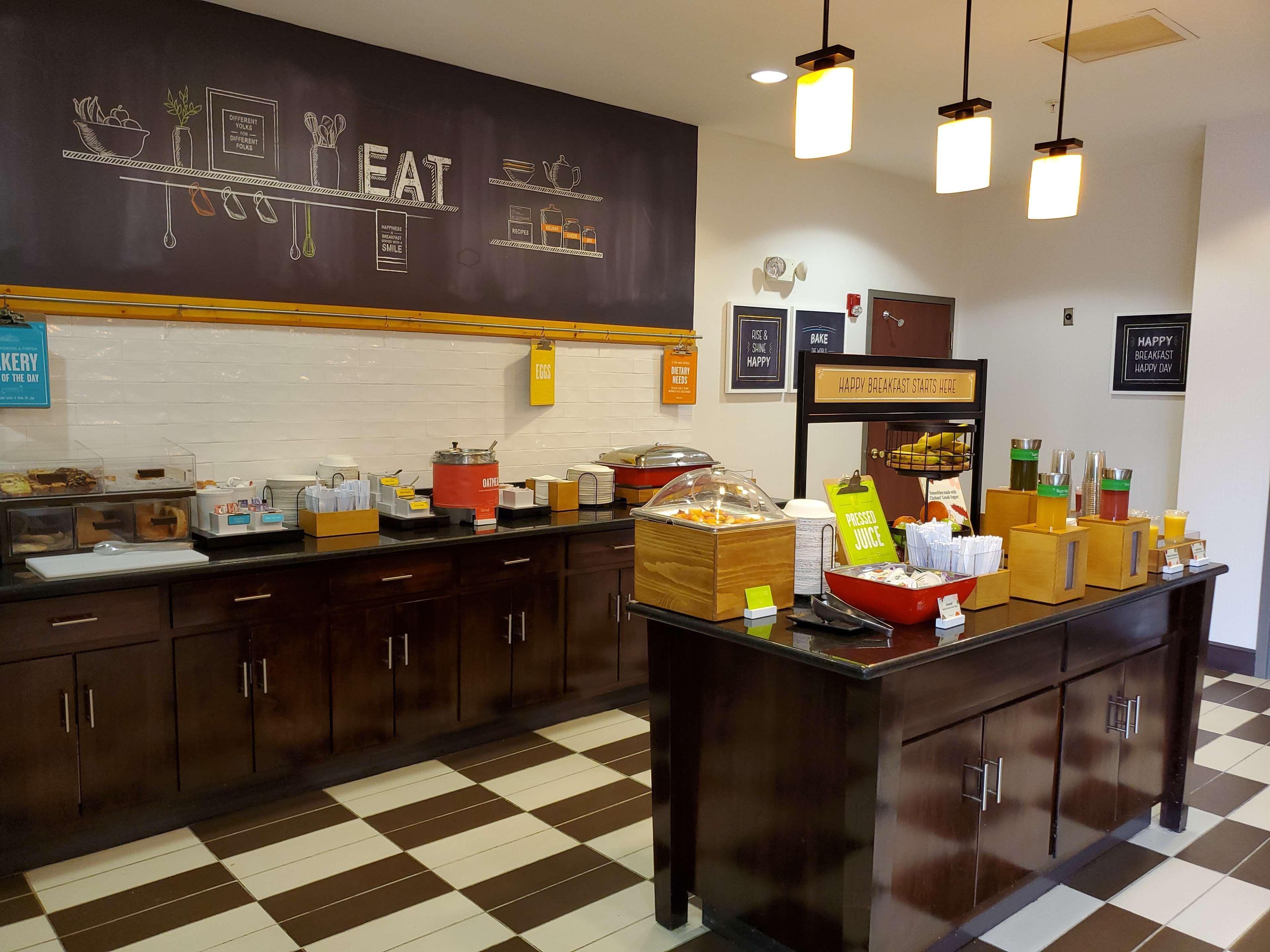 Hampton Inn Stow Екстериор снимка