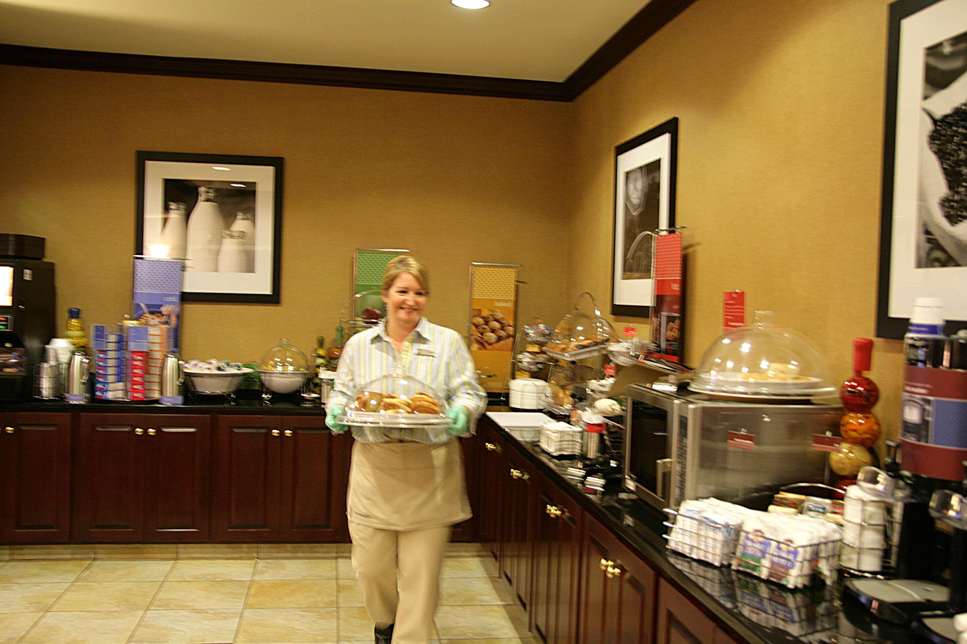 Hampton Inn Stow Ресторант снимка