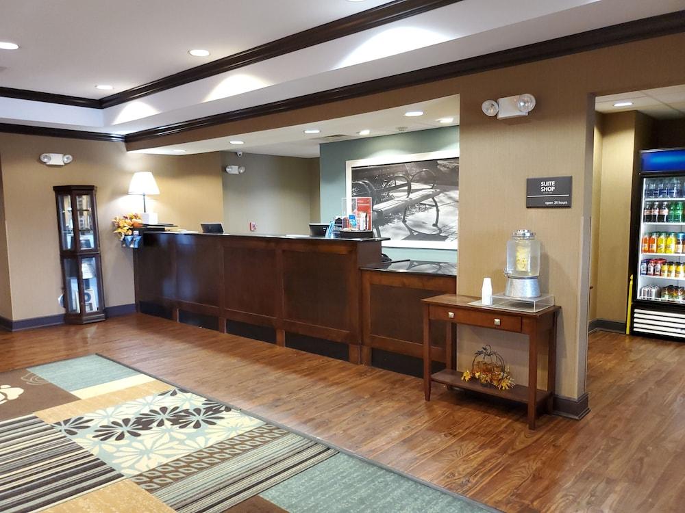 Hampton Inn Stow Екстериор снимка