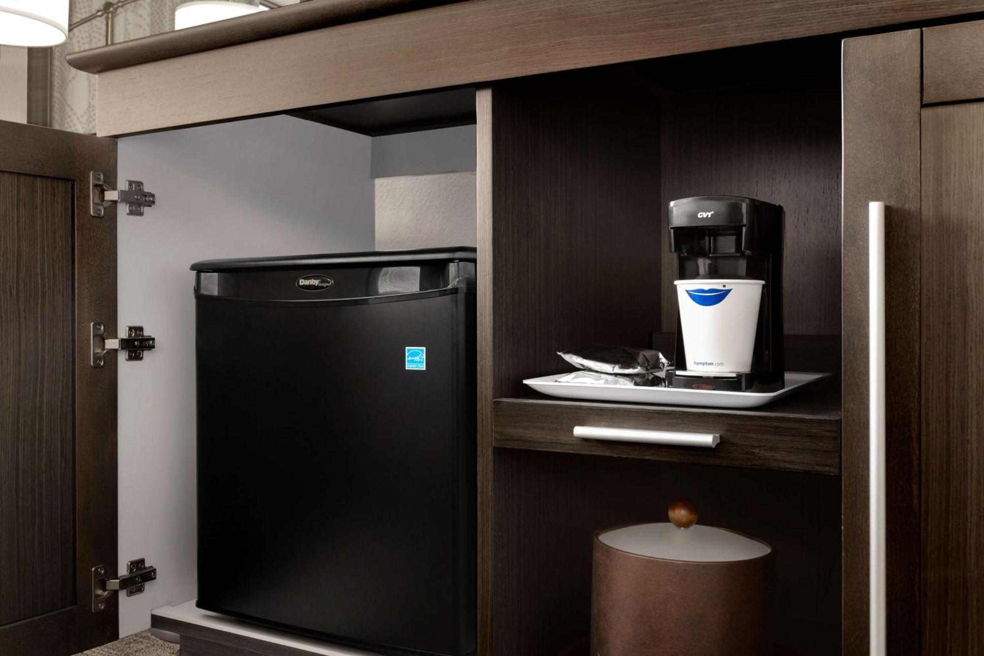 Hampton Inn Stow Екстериор снимка