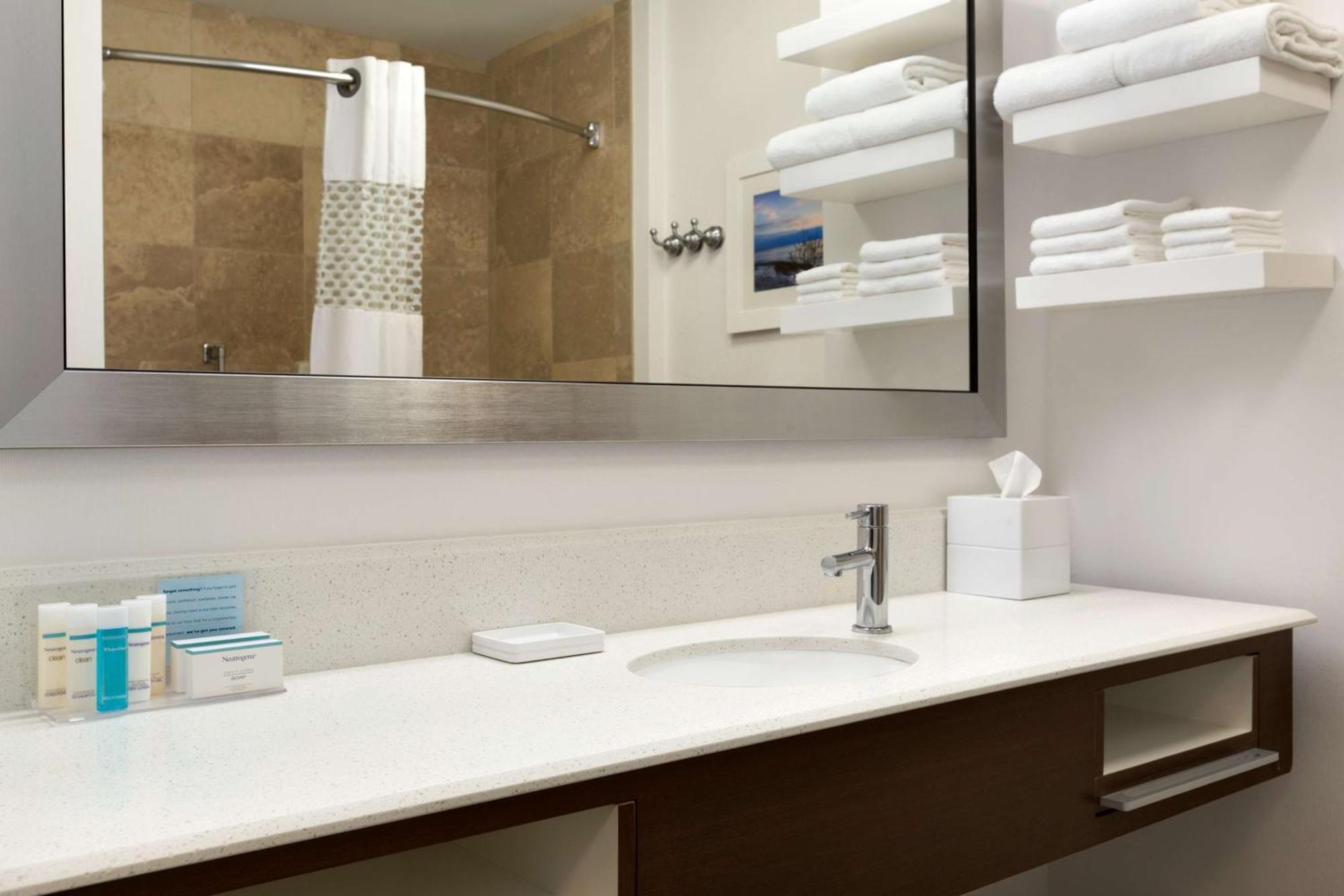 Hampton Inn Stow Екстериор снимка