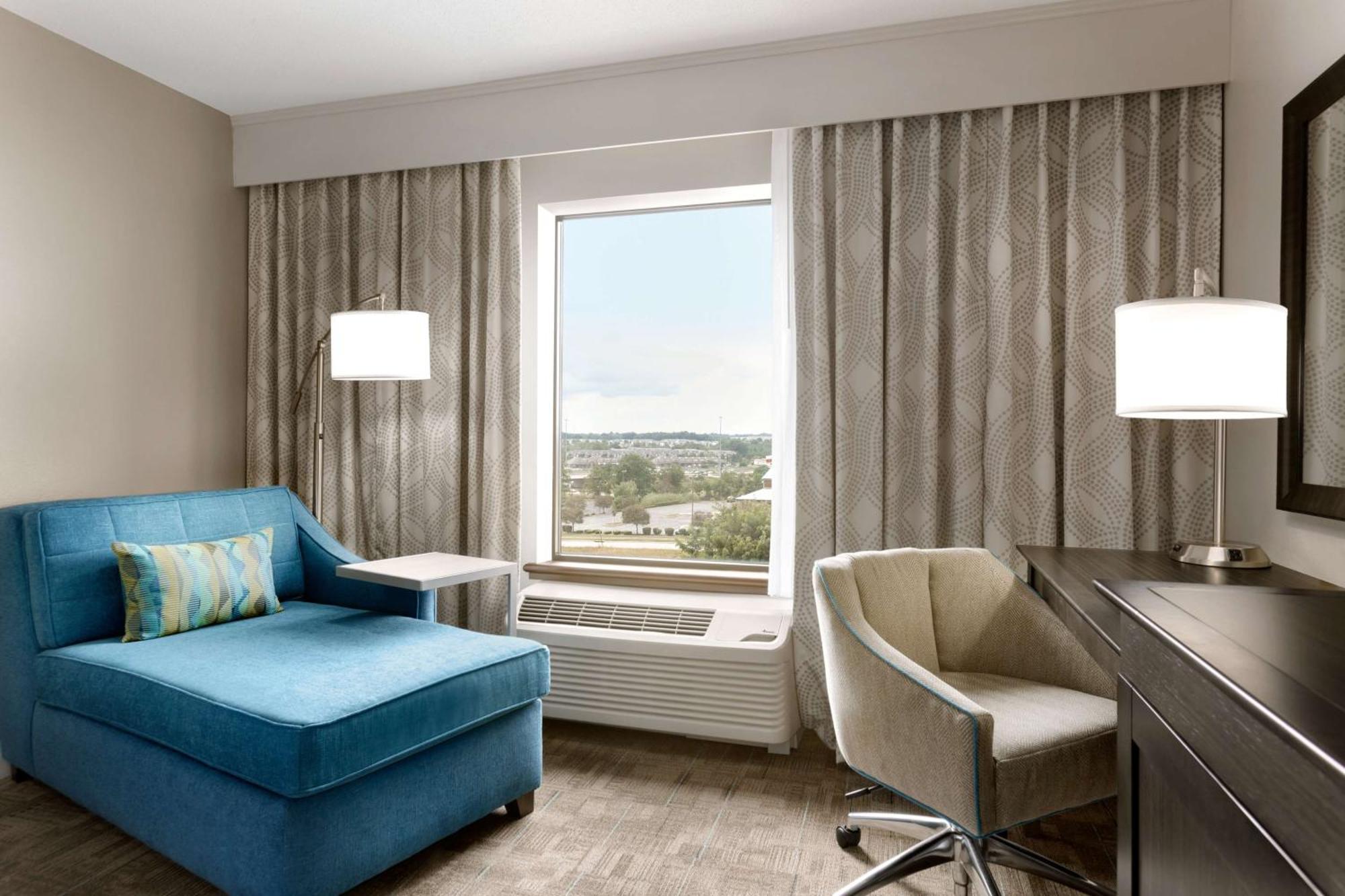 Hampton Inn Stow Екстериор снимка