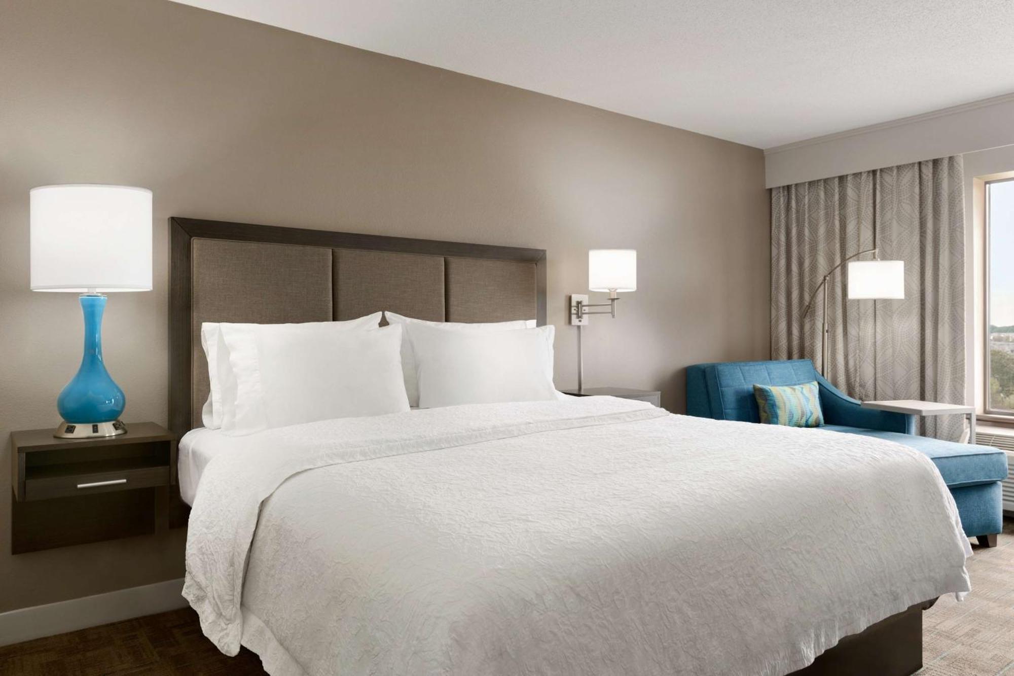Hampton Inn Stow Екстериор снимка