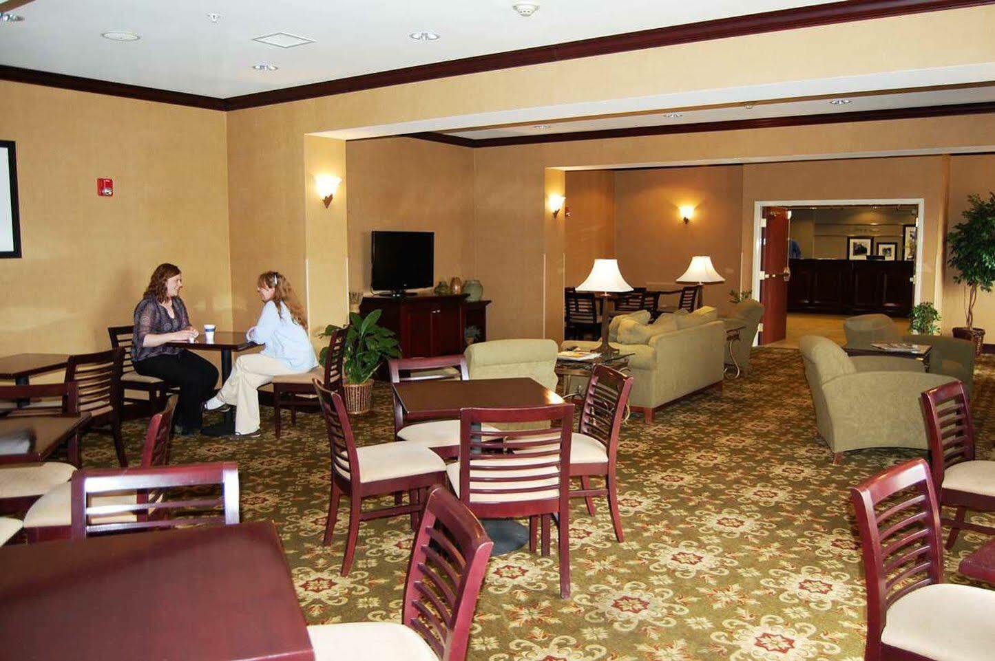 Hampton Inn Stow Екстериор снимка