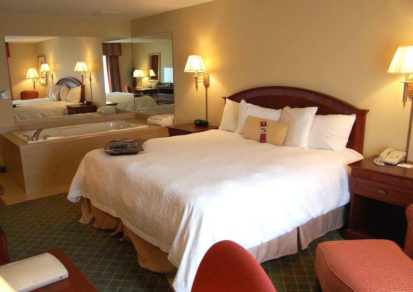 Hampton Inn Stow Екстериор снимка