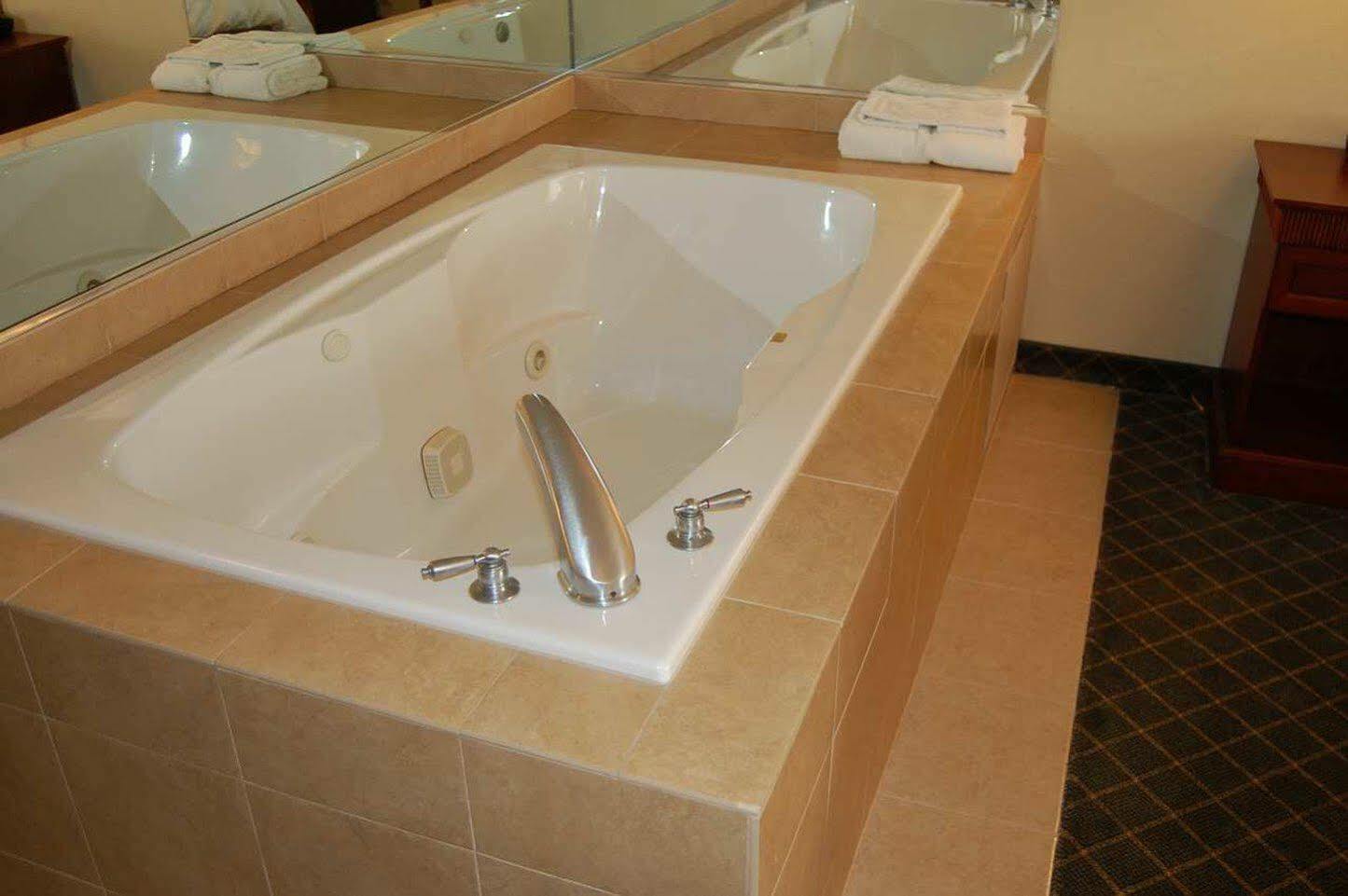 Hampton Inn Stow Екстериор снимка