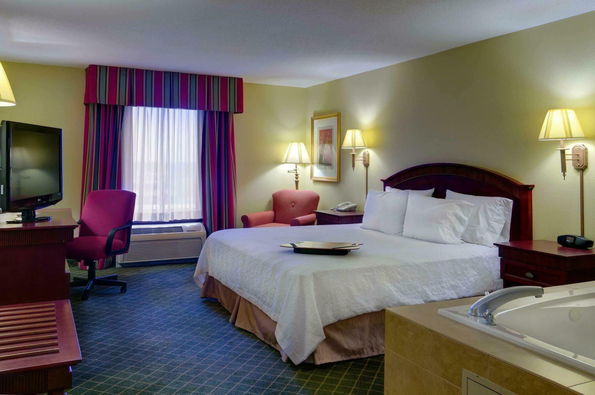 Hampton Inn Stow Екстериор снимка